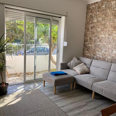 Casa Em Charneca De Caparica Villa Luaran gambar